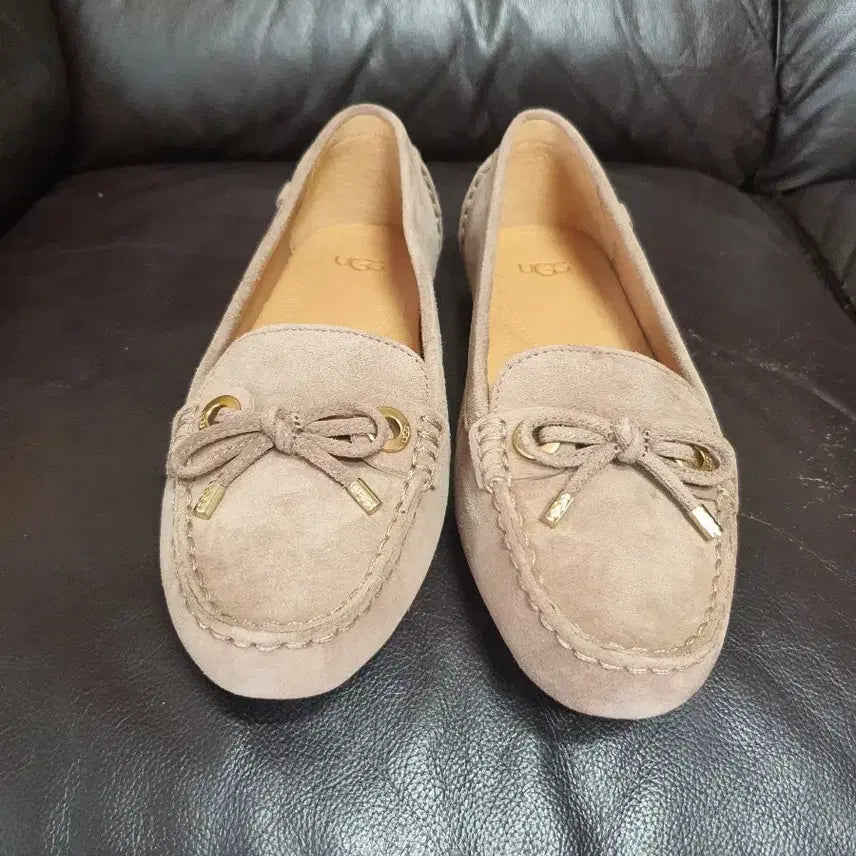 [BUNJANG] UGG Genuine Suede Loafers - Light Pink / [새상품] 정품 UGG  로퍼