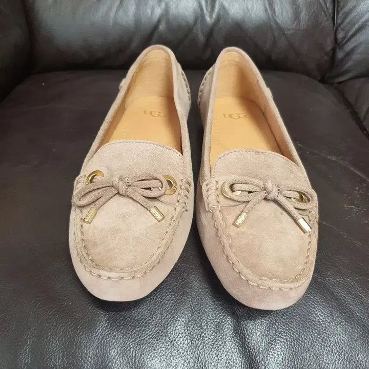 [BUNJANG] UGG Genuine Suede Loafers - Light Pink / [새상품] 정품 UGG  로퍼