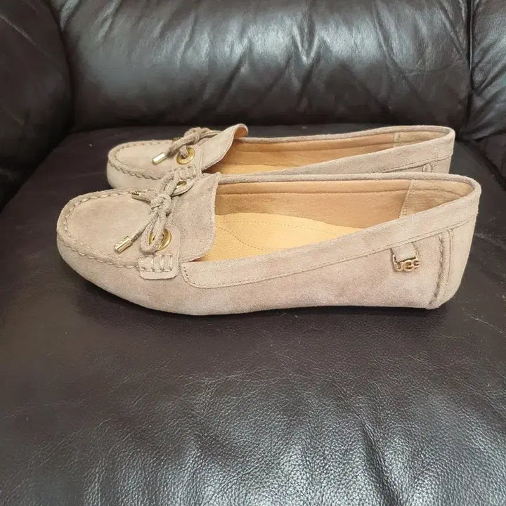 [BUNJANG] UGG Genuine Suede Loafers - Light Pink / [새상품] 정품 UGG  로퍼