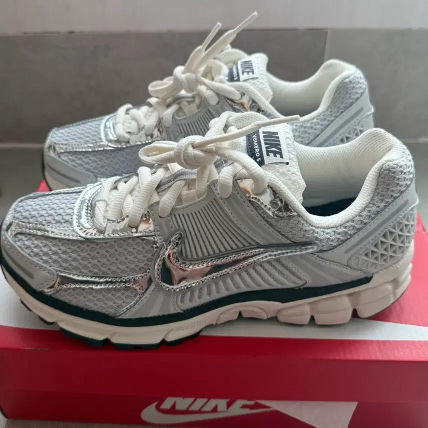 [BUNJANG] Nike Zoom Vomero 5 Photon Dust/Gridiron Sneakers / 나이키 줌 보메로5 포톤더스트 그리드아이언 판매
