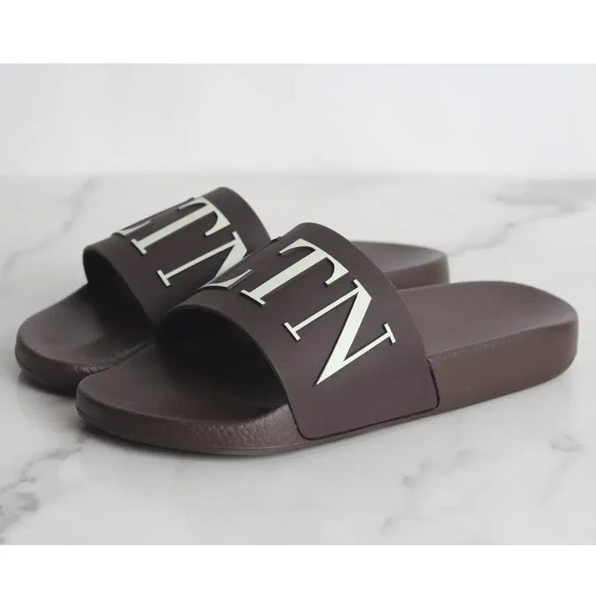 [BUNJANG] Valentino VLTN Logo Slide Sandals / [N급]발렌티노 VLTN 로고 슬라이드 슬리퍼 39(240)