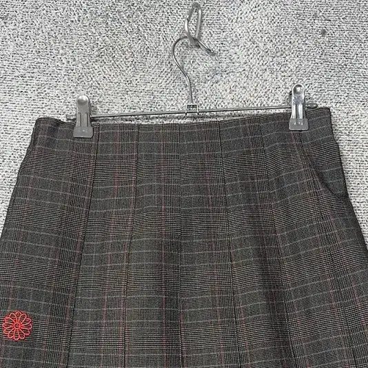 [BUNJANG] Mardi Mercredi Check Mini Skirt Grey / [새상품]마르디 메르크디 체크 그레이 미니스커트 M