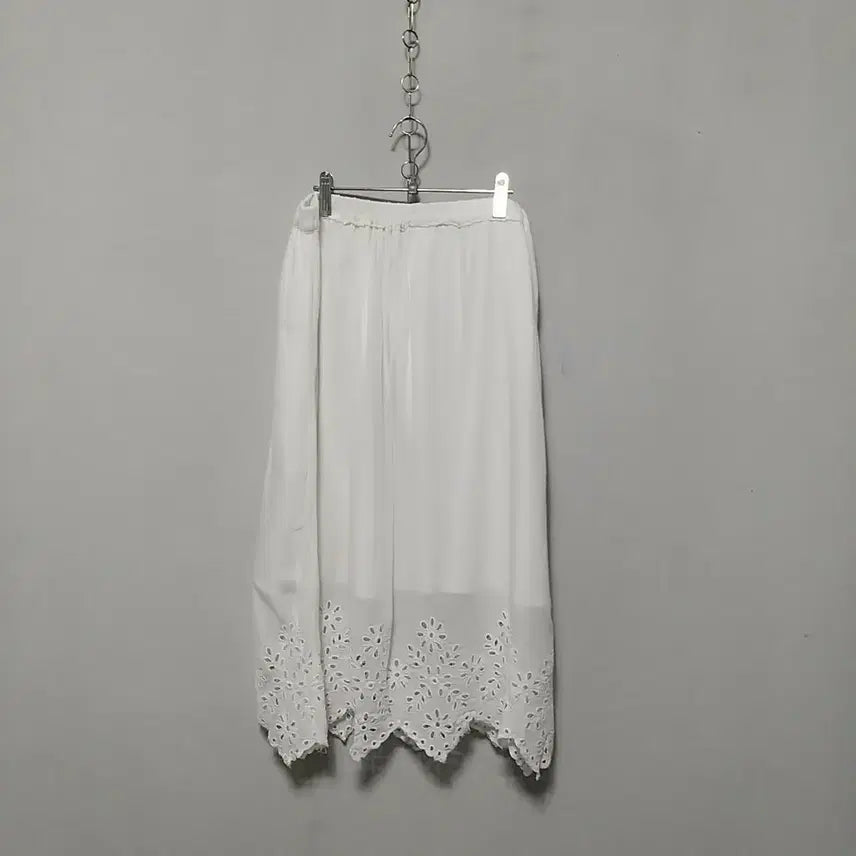 [BUNJANG] White Floral Punch Long Skirt / ㅎ263 롱스커트
