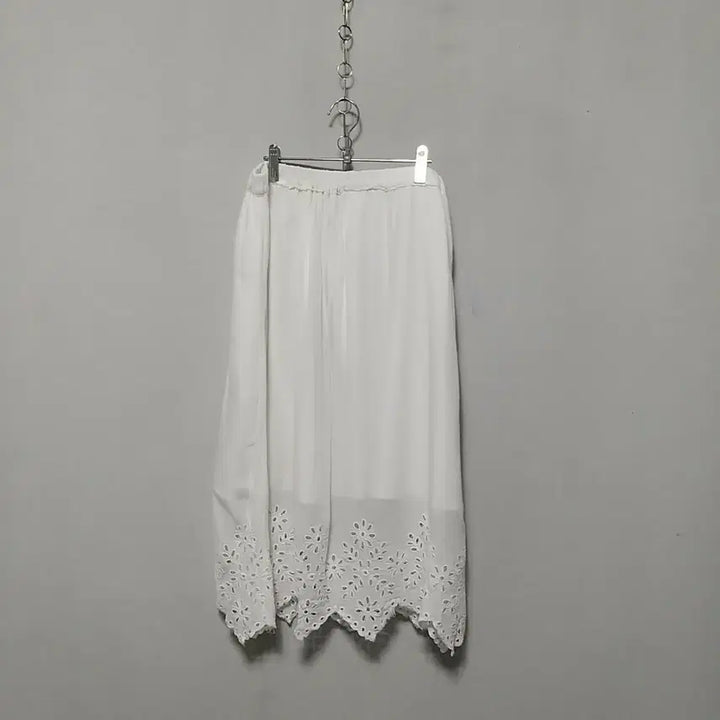 [BUNJANG] White Floral Punch Long Skirt / ㅎ263 롱스커트