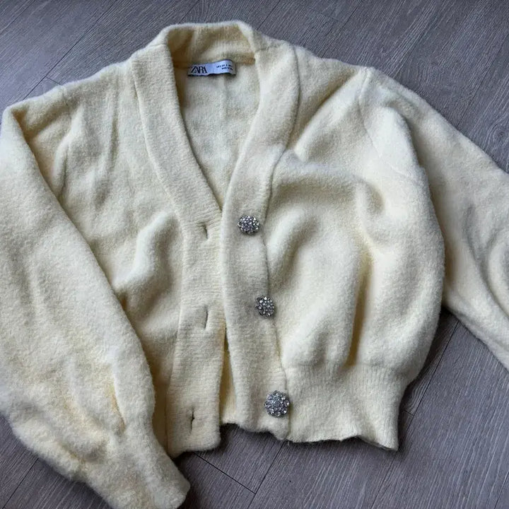 [BUNJANG] Zara Cubic Button Cardigan Ivory / 자라 아이보리 큐빅 버튼 가디건