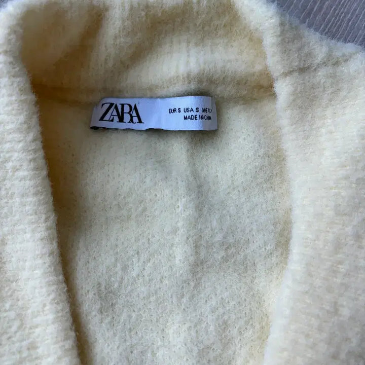 [BUNJANG] Zara Cubic Button Cardigan Ivory / 자라 아이보리 큐빅 버튼 가디건