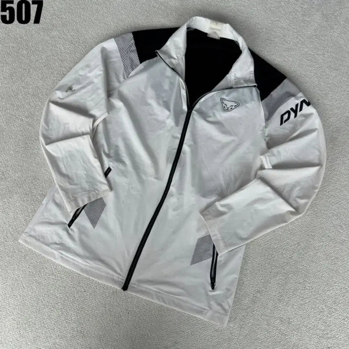 [BUNJANG] Dynafit White Windbreaker Jumper L / 다이나핏 화이트 바람막이 점퍼 L