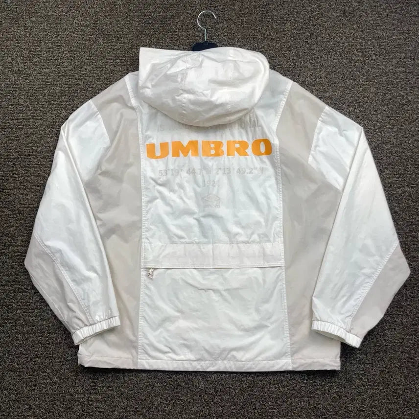 [BUNJANG] Umbro White Windbreaker / 엄브로 화이트 바람막이