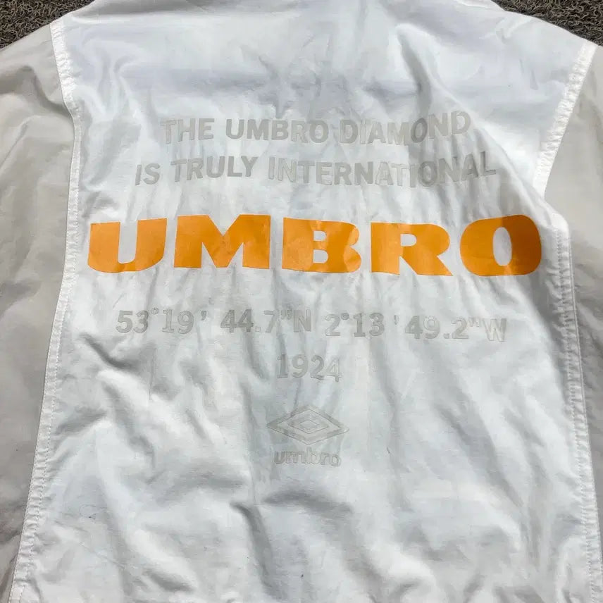 [BUNJANG] Umbro White Windbreaker / 엄브로 화이트 바람막이