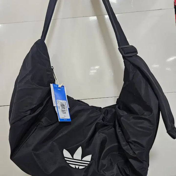 [BUNJANG] Adidas Hobo Shoulder Bag Black L / 미사용 아디다스 호보백 블랙 숄더백 L