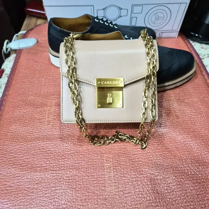 [BUNJANG] Carlyn Chain Shoulder Bag Beige / 칼린 체인 숄더백 베이지색