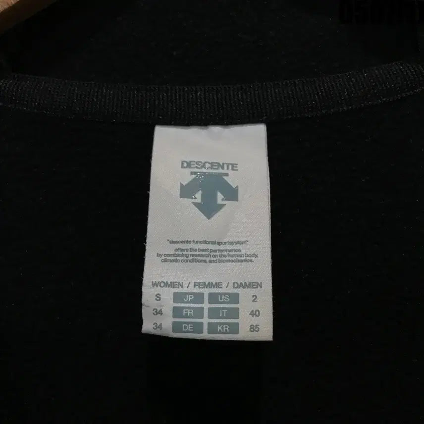 [BUNJANG] Descente Black Hooded Zip-Up Women&