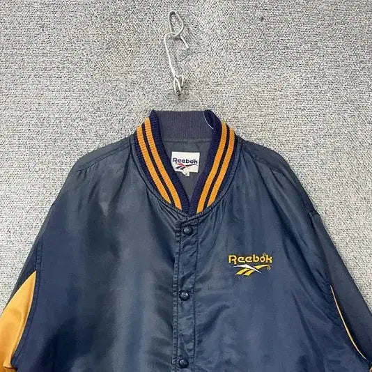 [BUNJANG] Reebok Old School Varsity Stadium Jacket / 리복 올드스쿨 바시티 스타디움 자켓 100