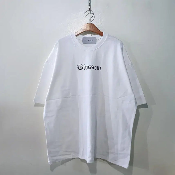 [BUNJANG] Blossom Short Sleeve T-Shirt 3 Colors / SS신상) 블러썸 반팔티 3color