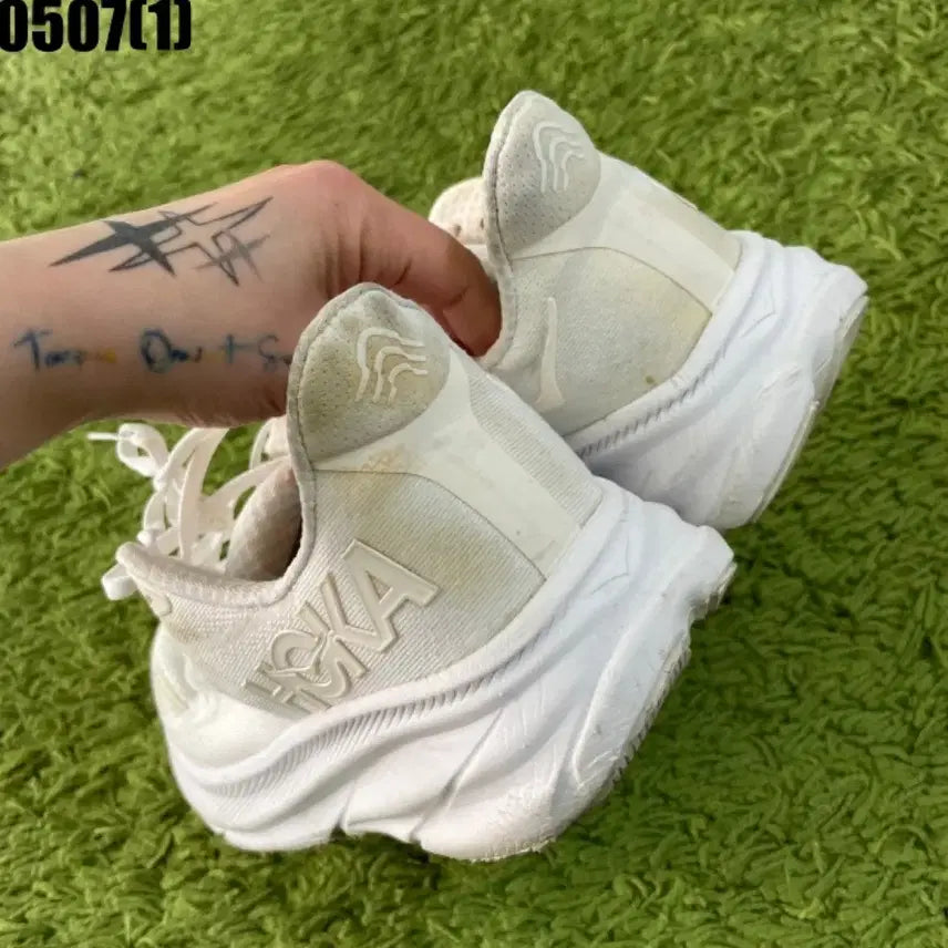 [BUNJANG] Hoka One One White Sneakers 280 / 호카 오네오네 화이트 운동화 280