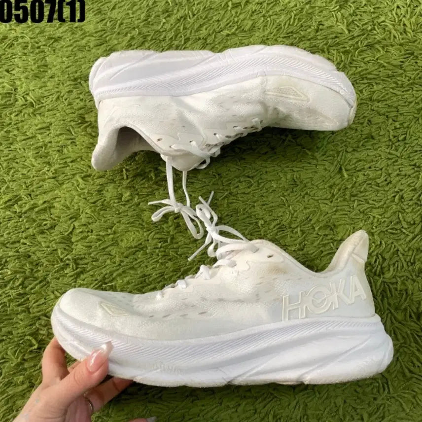[BUNJANG] Hoka One One White Sneakers 280 / 호카 오네오네 화이트 운동화 280