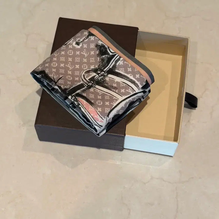 [BUNJANG] Louis Vuitton Scarf / 루이비통 스카프 팔아요