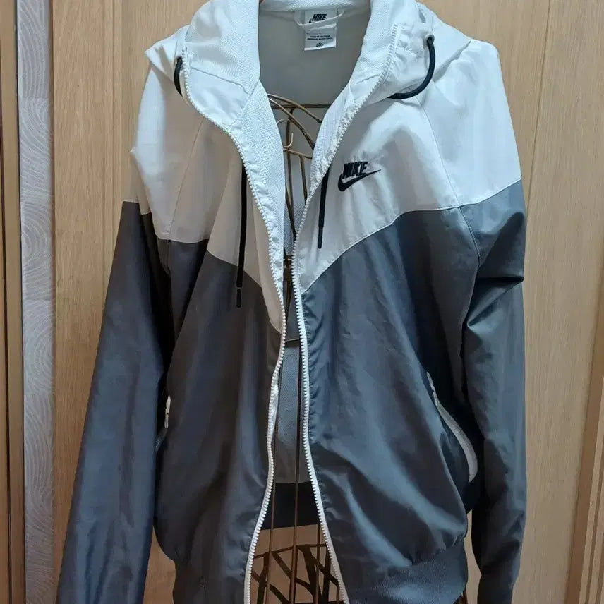 [SOLD OUT] 나이키 스포츠웨어 윈드러너 후드 집업 자켓 M