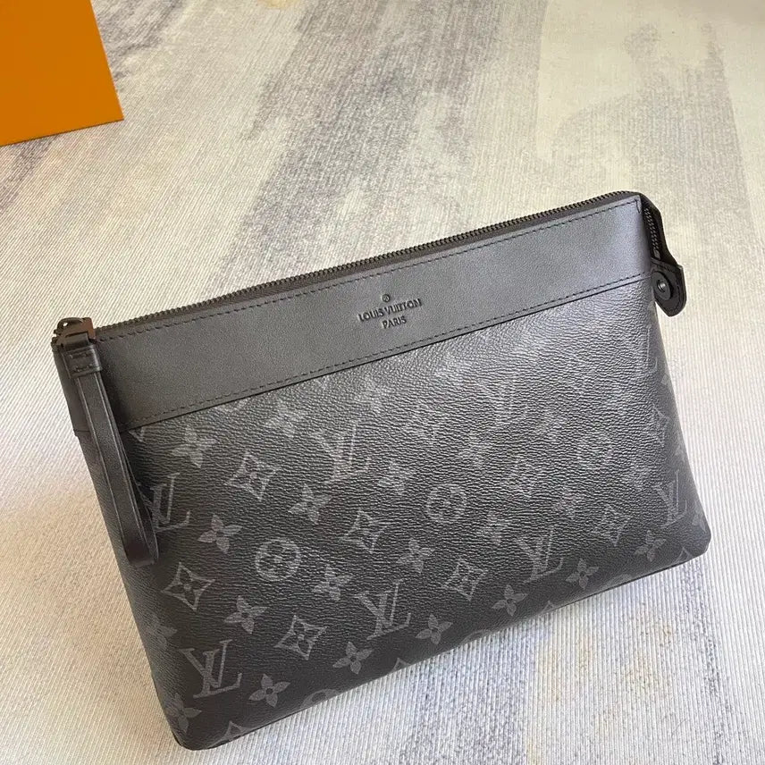 [BUNJANG] Louis Vuitton Pochette Voyage Monogram Eclipse Coated Canvas Toiletry Pouch / 루이비통 포쉐트 보야주 모노그램 이클립스 코팅 캔버스 세면 파우치