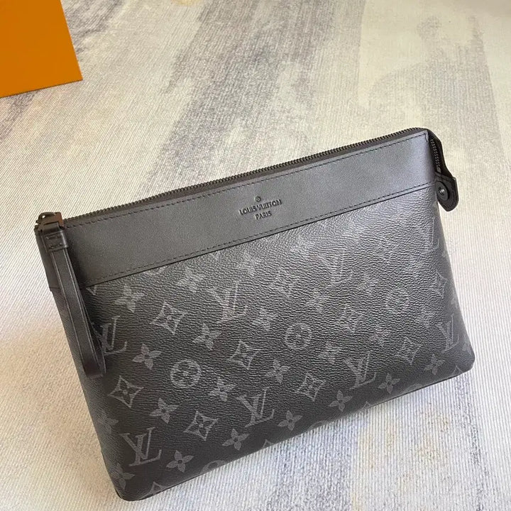 [BUNJANG] Louis Vuitton Pochette Voyage Monogram Eclipse Coated Canvas Toiletry Pouch / 루이비통 포쉐트 보야주 모노그램 이클립스 코팅 캔버스 세면 파우치