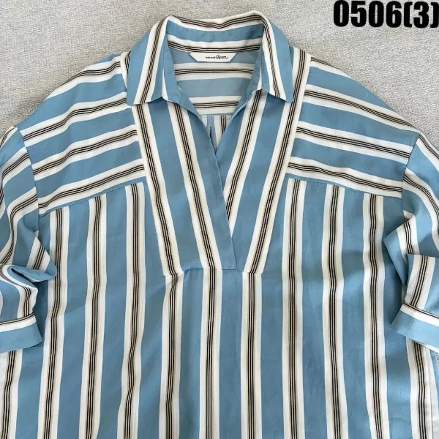 [BUNJANG] Roem Blue Stripe 7-Sleeve Blouse / 로엠 블루 스트라이프 7부 소매 블라우스 0506(3)