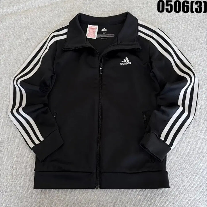 [BUNJANG] Adidas Three-Stripes Training Track Jacket Black / 67 아디다스 삼선 트레이닝 블랙 자켓 0506(3)