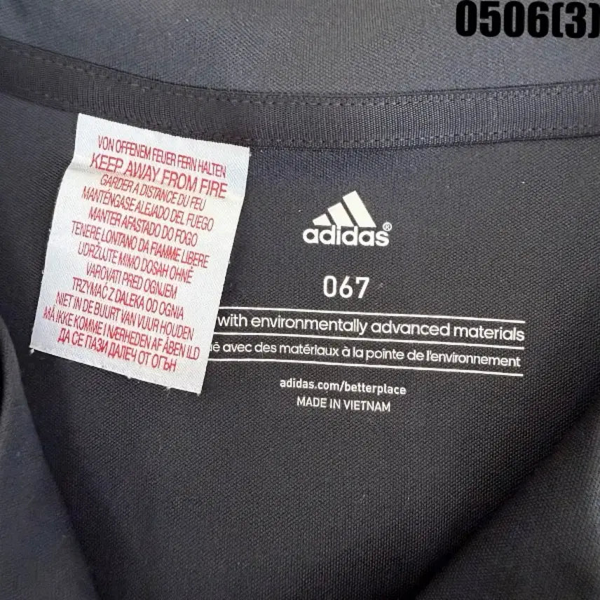 [BUNJANG] Adidas Three-Stripes Training Track Jacket Black / 67 아디다스 삼선 트레이닝 블랙 자켓 0506(3)