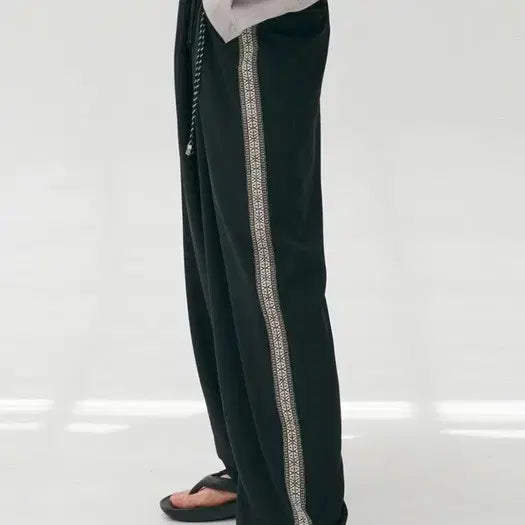 [BUNJANG] DNSR Ethnic Line Banding Pants Black S / DNSR 디앤써 에스닉 라인 밴딩 팬츠 블랙 S