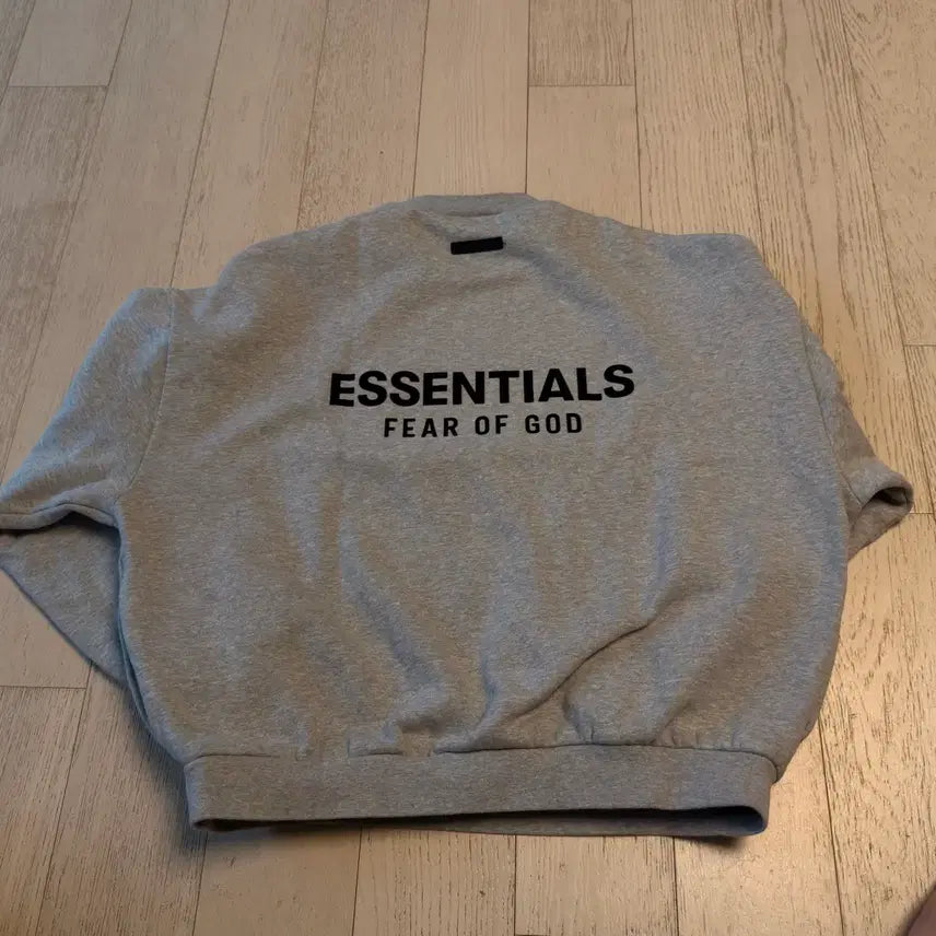 [BUNJANG] Essential Fleece Sweatshirt M / 에센셜 플리스 맨투맨 m