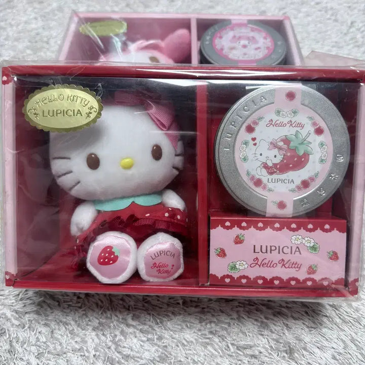 [BUNJANG] LUPICIA Hello Kitty Doll &amp; Tea Set / 루피시아 헬로키티 인형 &amp; 차 세트