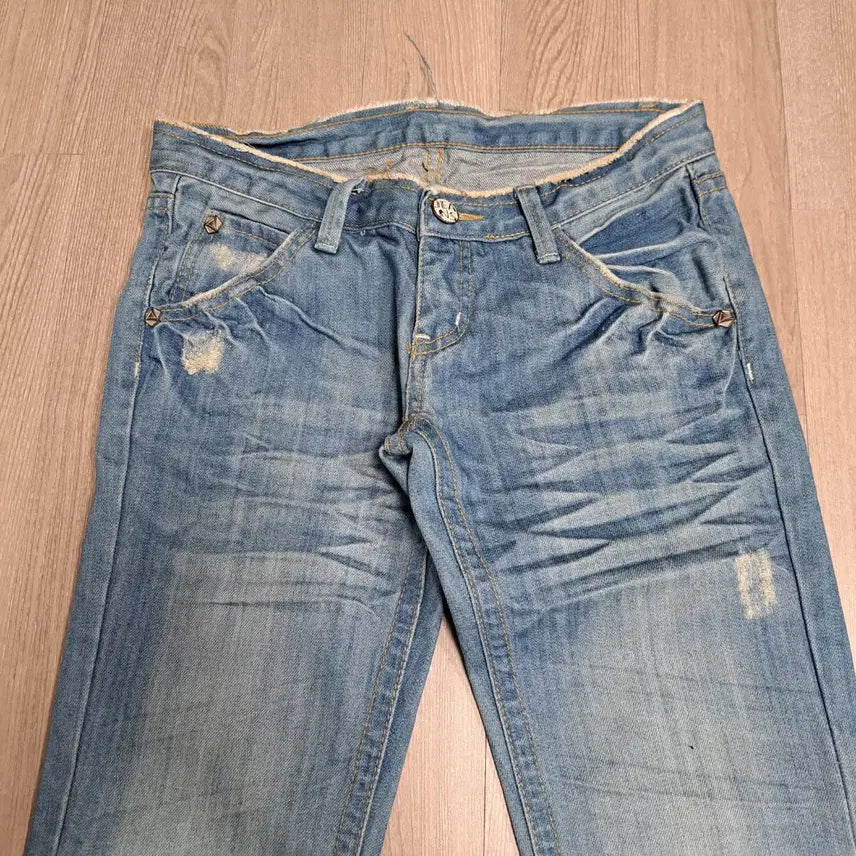[BUNJANG] Distressed Wash Jeans Size 26 / 데미지 워싱 청바지사이즈26