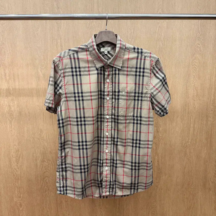 [BUNJANG] Burberry London Nova Check Short Sleeve Shirt / 버버리 런던 노바체크 반팔 셔츠 포켓 로고 레드 자수 디테일 브라운
