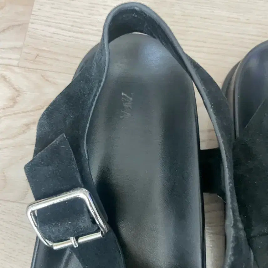 [BUNJANG] Zara Sandals Size 265 / 자라 샌들265