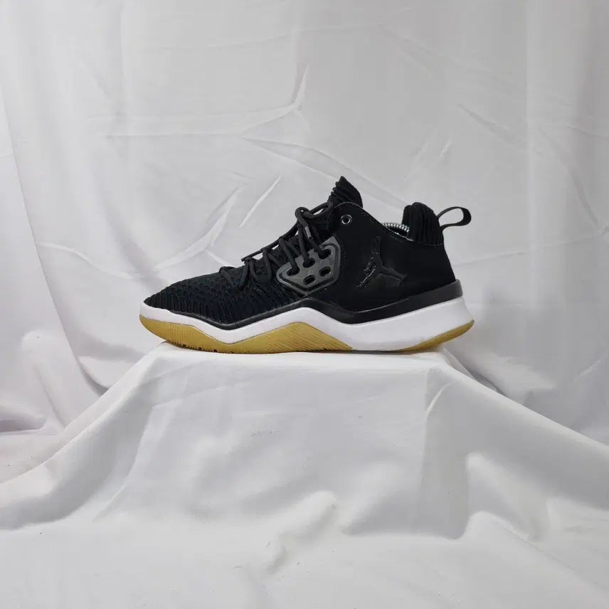 [BUNJANG] Nike Jordan DNA LX Vintage Sneakers / 빈티지하서 275 나이키 조던 DNA LX 농구화 스니커즈