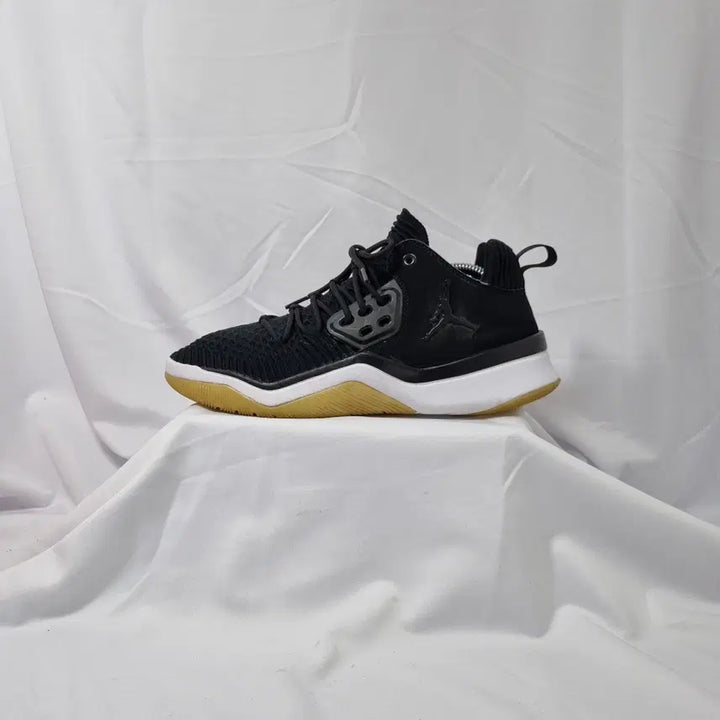 [BUNJANG] Nike Jordan DNA LX Vintage Sneakers / 빈티지하서 275 나이키 조던 DNA LX 농구화 스니커즈