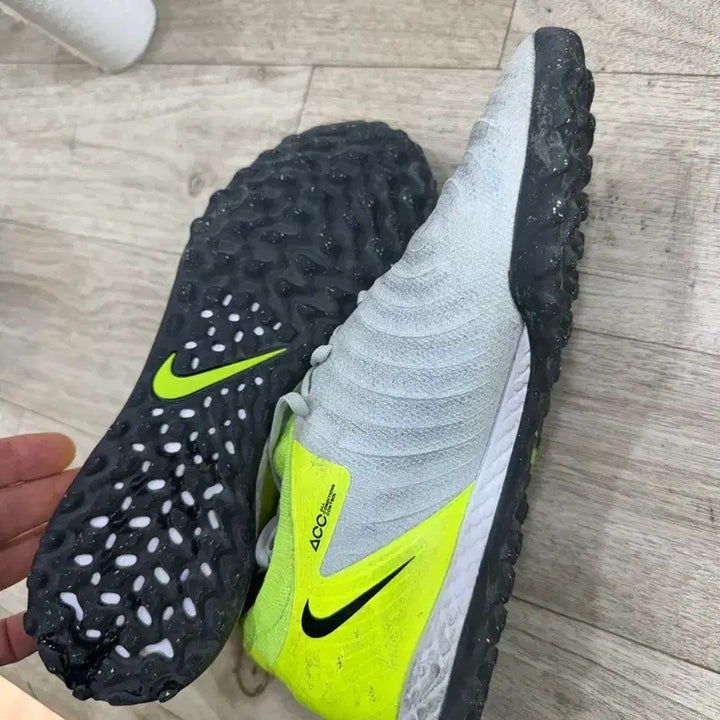 [BUNJANG] Nike Phantom GX2 Pro TF Soccer Cleats (245mm / Fits 250mm) / 나이키 팬텀 Gx2 프로 tf 245(실250)