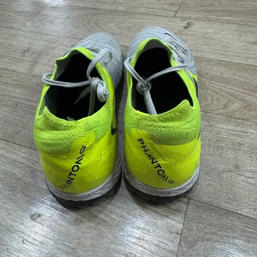 [BUNJANG] Nike Phantom GX2 Pro TF Soccer Cleats (245mm / Fits 250mm) / 나이키 팬텀 Gx2 프로 tf 245(실250)