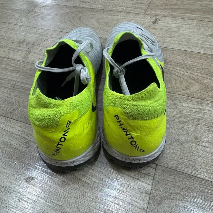 [BUNJANG] Nike Phantom GX2 Pro TF Soccer Cleats (245mm / Fits 250mm) / 나이키 팬텀 Gx2 프로 tf 245(실250)