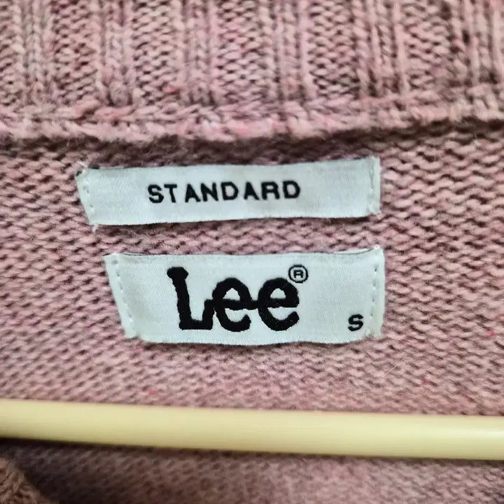 [BUNJANG] Lee Pink Logo Knit Sweater / Lee 리 핑크색 로고 니트 스웨터