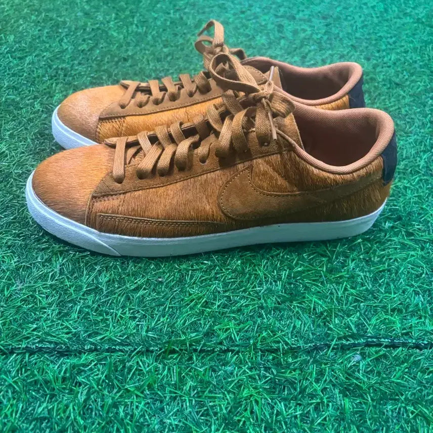 [BUNJANG] Nike Blazer Low Brown Fur Sneakers / (새상급)나이키 블레이져 브라운 털 운동화 스니커즈