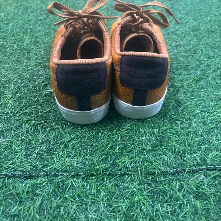 [BUNJANG] Nike Blazer Low Brown Fur Sneakers / (새상급)나이키 블레이져 브라운 털 운동화 스니커즈