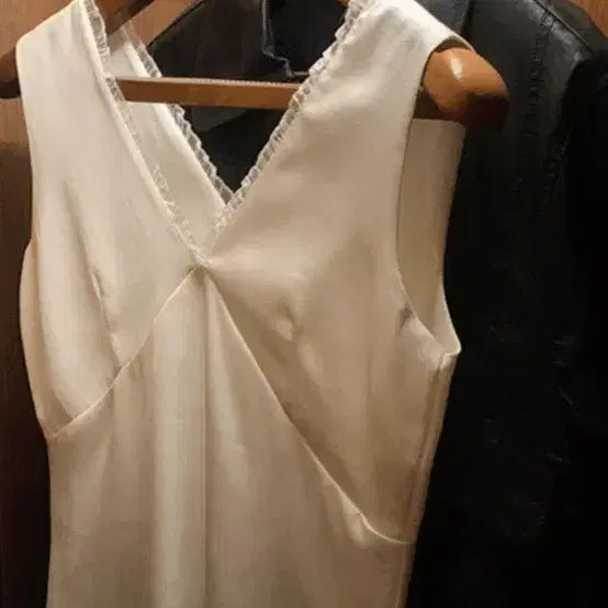 [BUNJANG] Benito Ruen Satin Mini Dress M / 베니토 루엔 새틴 원피스 미니 M