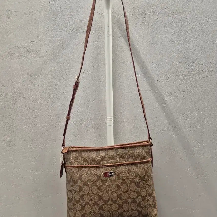 [BUNJANG] Coach Signature Crossbody Bag Brown / 코치 시그니처 크로스백 브라운