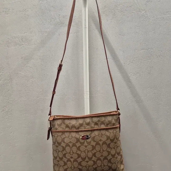 [BUNJANG] Coach Signature Crossbody Bag Brown / 코치 시그니처 크로스백 브라운