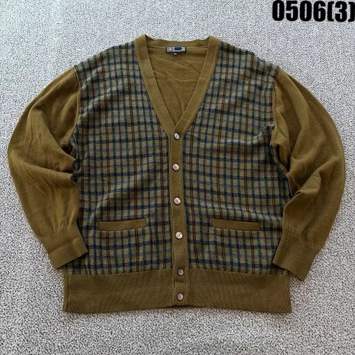[BUNJANG] Daks Check Pattern V-Neck Cardigan / L 닥스 체크 패턴 브이넥 가디건 0506(3)