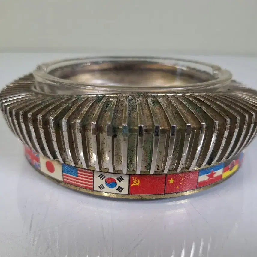 [BUNJANG] Vintage Olympic Stadium Plastic Ashtray / 근대사 수집 자료 옛날 올림픽 경기장 플라스틱 재떨이