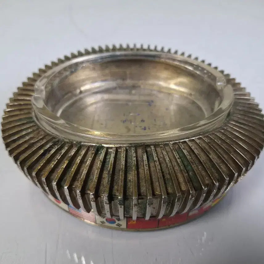 [BUNJANG] Vintage Olympic Stadium Plastic Ashtray / 근대사 수집 자료 옛날 올림픽 경기장 플라스틱 재떨이