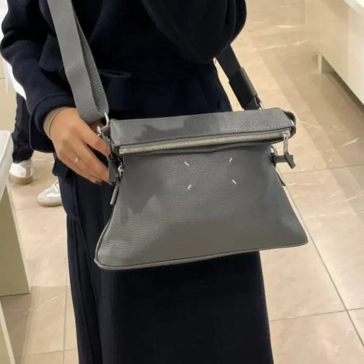 [BUNJANG] Maison Margiela 5AC Crossbody Bag Small Grey / [OS]메종 마르지엘라 5AC 크로스백 그레이