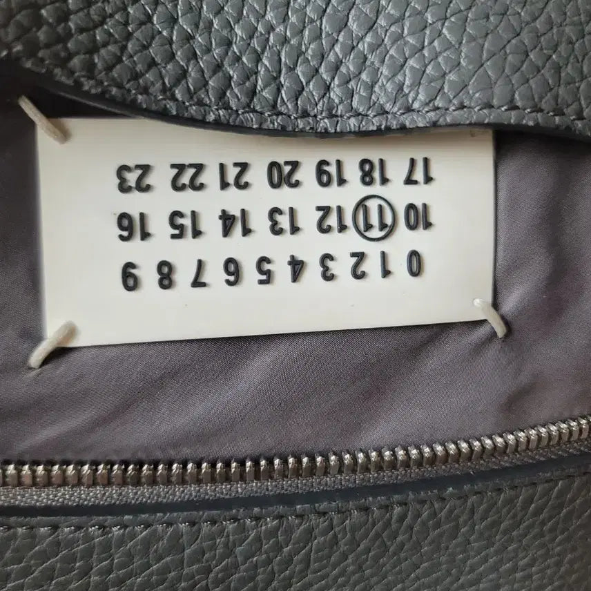 [BUNJANG] Maison Margiela 5AC Crossbody Bag Small Grey / [OS]메종 마르지엘라 5AC 크로스백 그레이