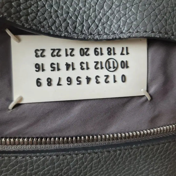 [BUNJANG] Maison Margiela 5AC Crossbody Bag Small Grey / [OS]메종 마르지엘라 5AC 크로스백 그레이